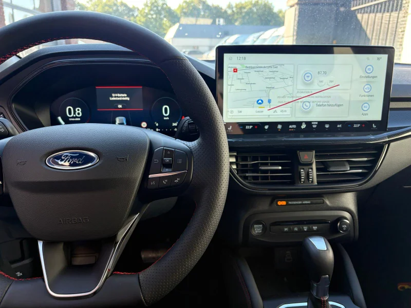 Ford Focus ST Line X 1.0 7AT – 13