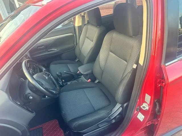MITSUBISHI Outlander – 14