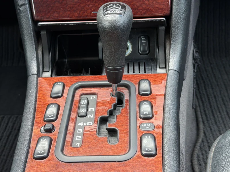 Mercedes-Benz E 200 – 24