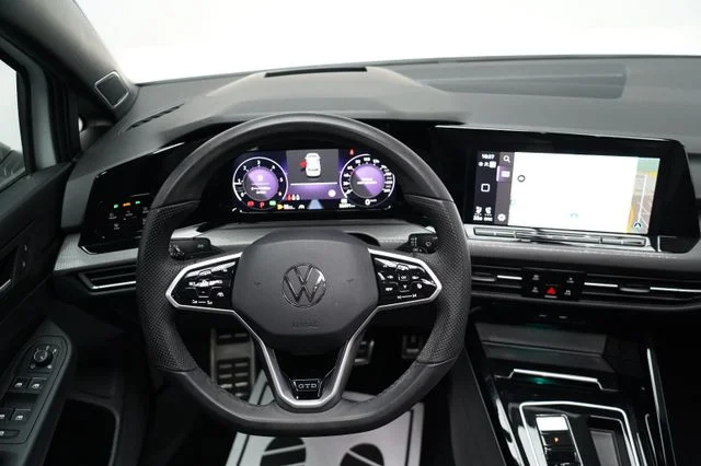 VW Golf – 21
