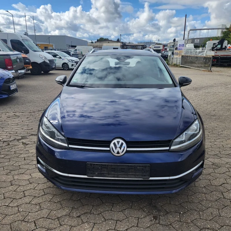 Volkswagen Golf – 13