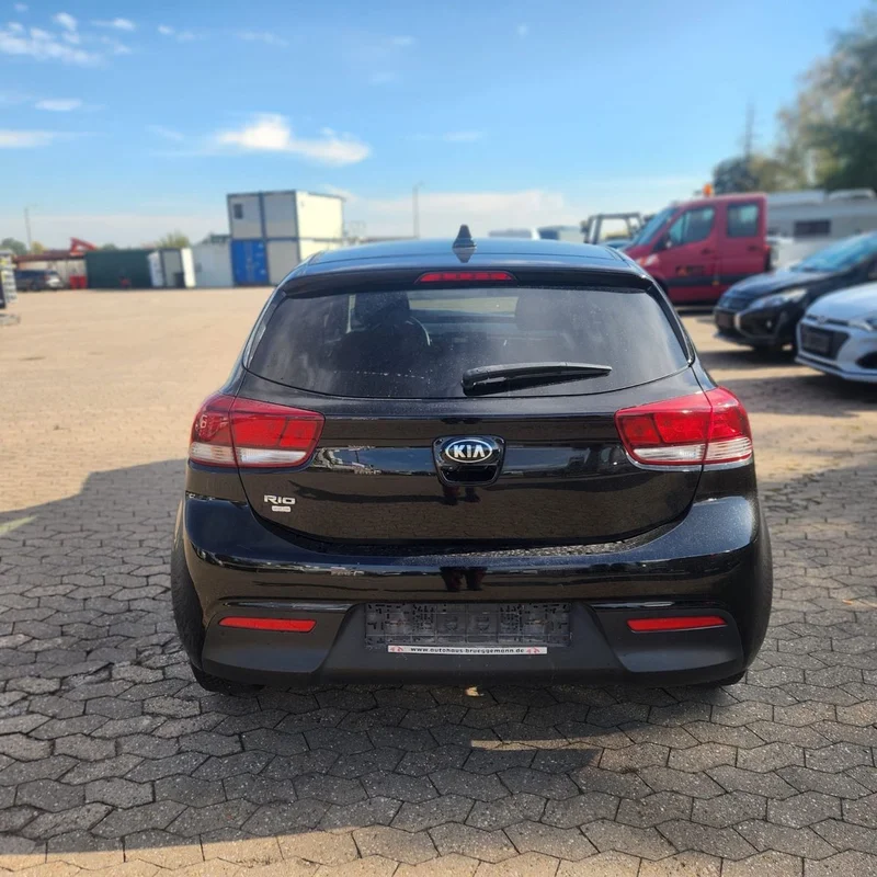 Kia Rio – 5