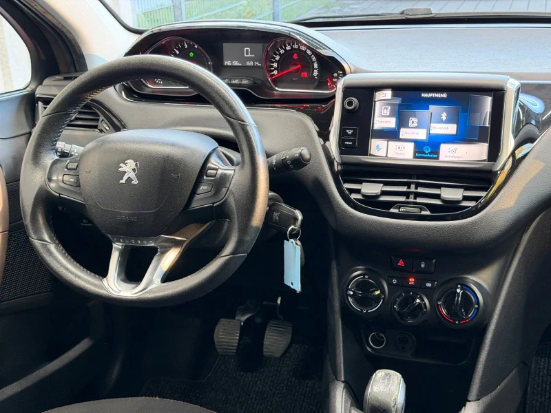 Peugeot 208 – 18