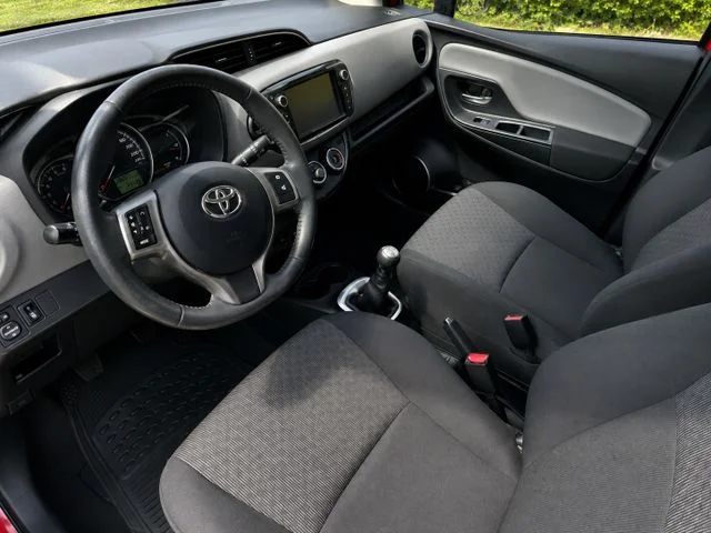 Toyota Yaris – 8