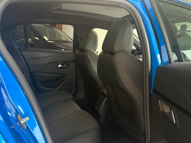 Peugeot 208 – 11