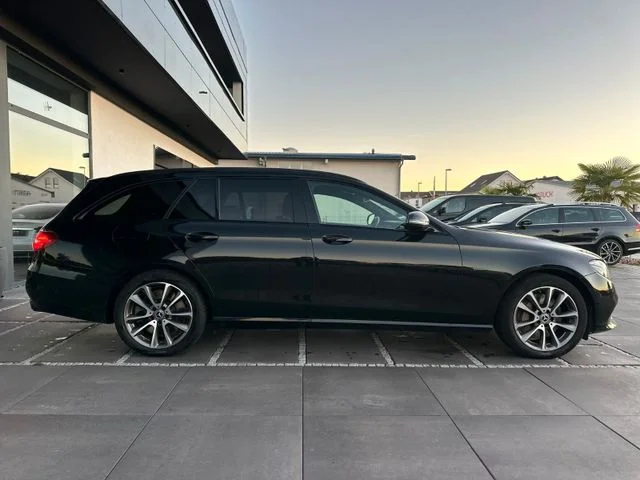 Mercedes-Benz E 300 – 7