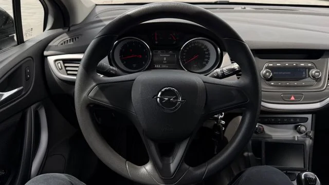 Opel Astra – 14