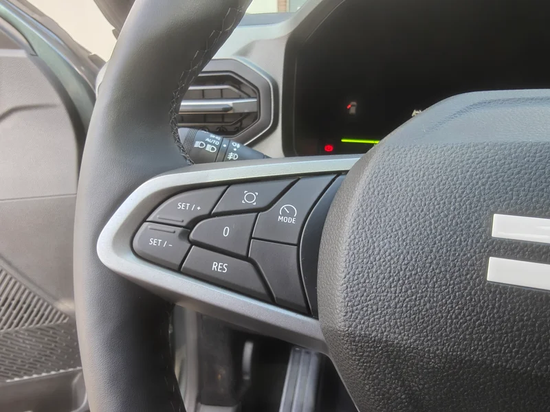 Dacia BIGSTER JOURNEY MILD HYBRID 140 – 32