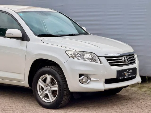 Toyota RAV 4 – 8