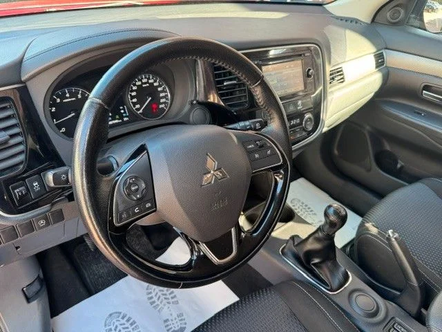 Mitsubishi Outlander – 15