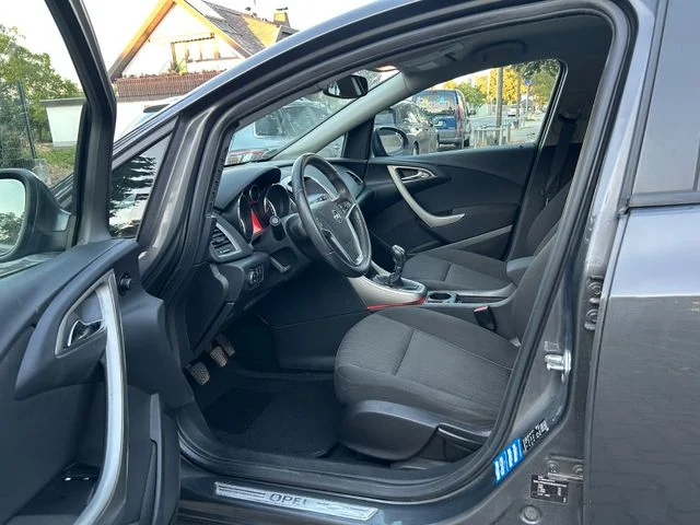 Opel Astra – 10