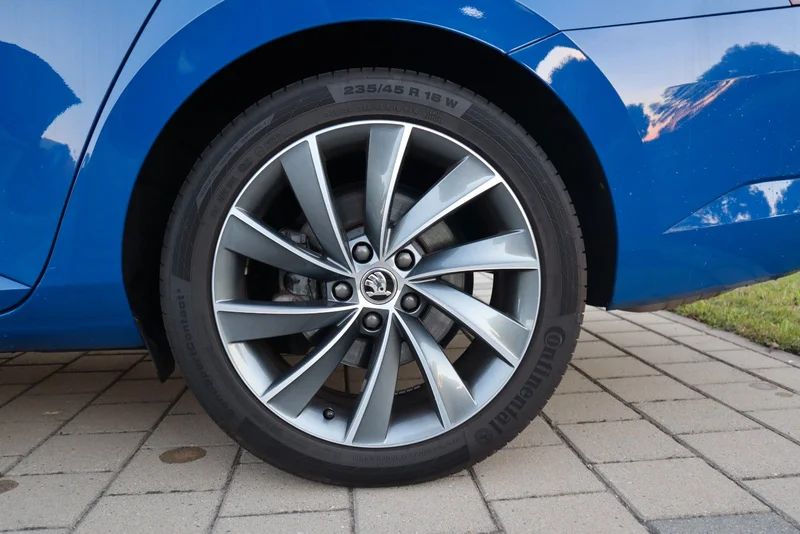 Škoda Superb – 13