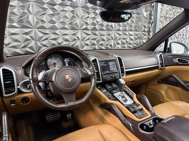 Porsche Cayenne – 24