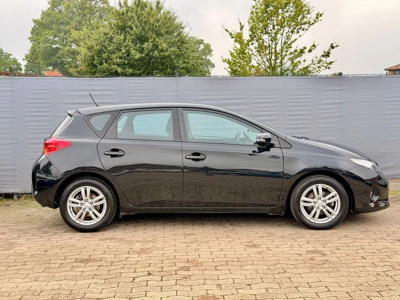 Toyota Auris II (2012-) – 5