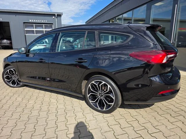 Ford Focus – 8