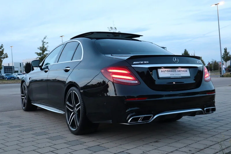 Mercedes-Benz E 63 AMG – 6