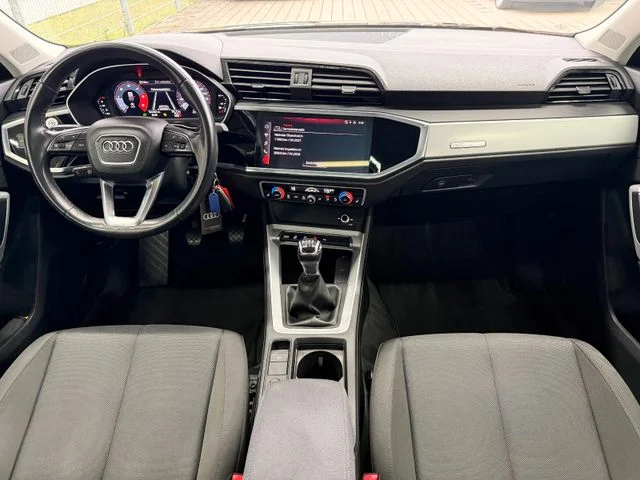 Audi Q3 – 18