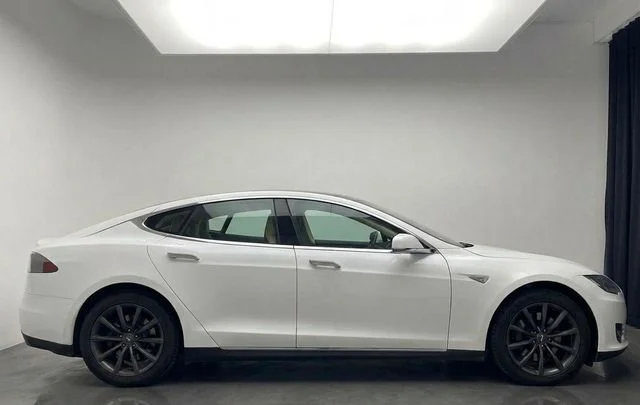 Tesla Model S – 5