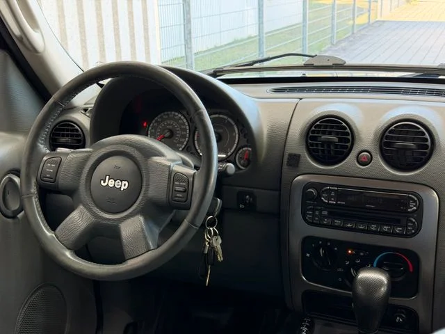 Jeep Cherokee – 18