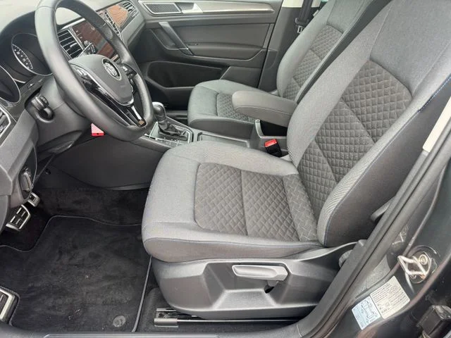 Volkswagen Golf – 17