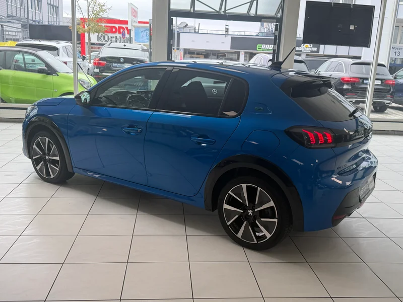 Peugeot 208 – 7