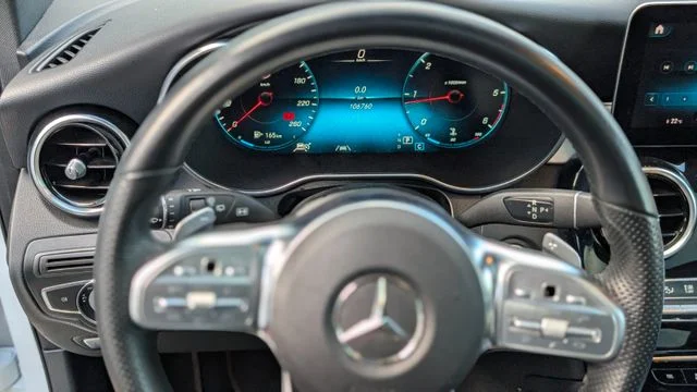 MERCEDES-BENZ GLC 300 – 19