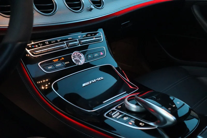 Mercedes-Benz E 63 AMG – 15