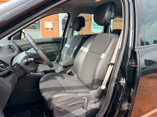 RENAULT Scenic – 19