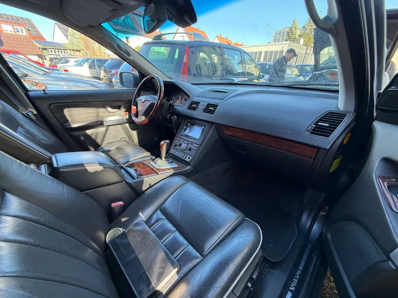 Volvo XC 90 – 8