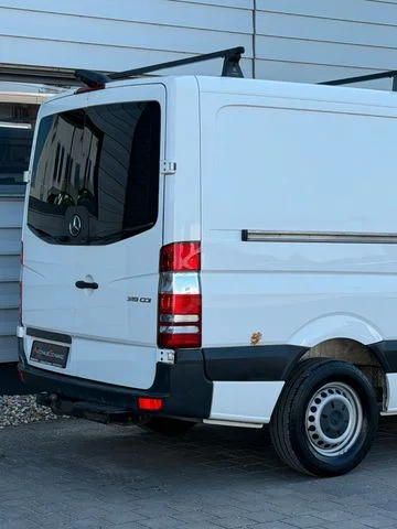 Mercedes-Benz Sprinter – 11