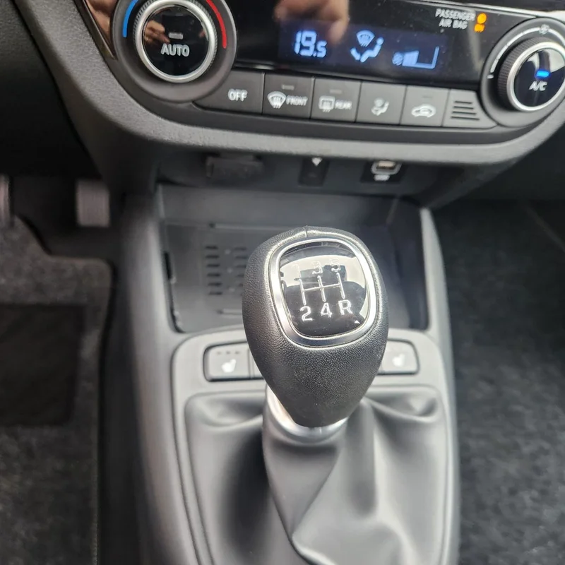 Hyundai i10 – 15