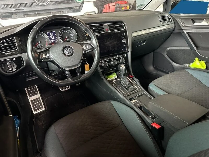 Volkswagen Golf – 10