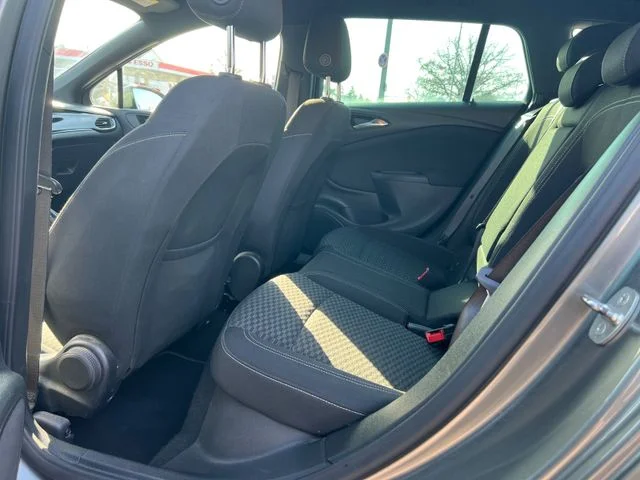 Opel Astra – 8