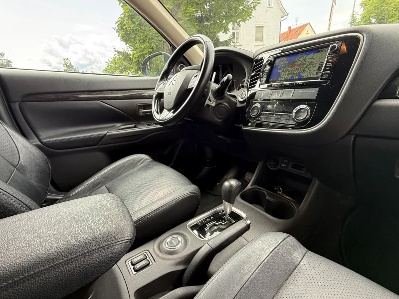 Mitsubishi Outlander – 19