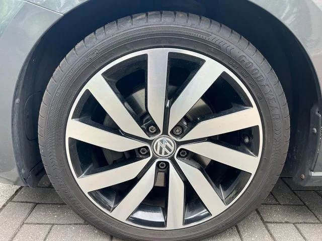 Volkswagen Touran – 19