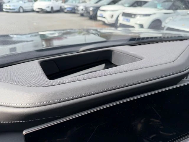 BMW M760 – 14