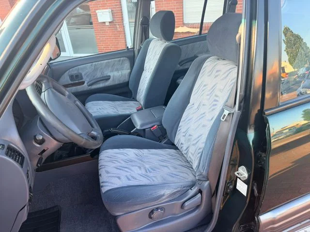 TOYOTA Land Cruiser – 18