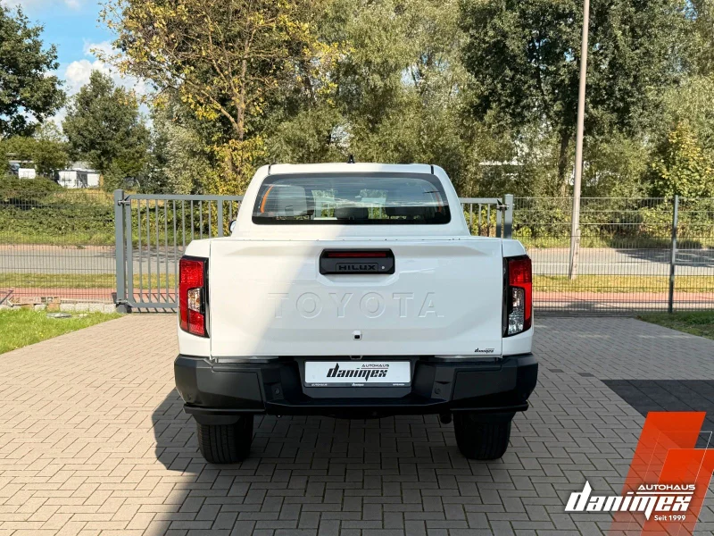 Toyota Hilux – 7