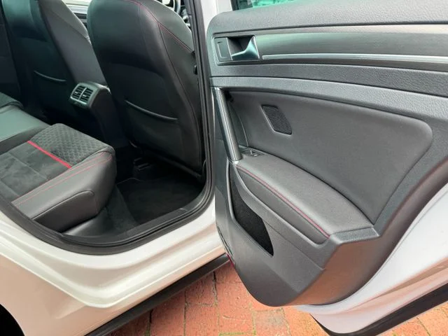 Volkswagen Golf – 21