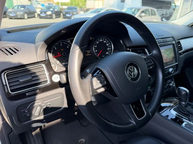 Volkswagen Touareg – 12