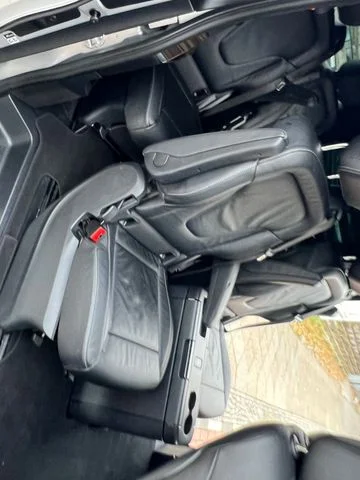 Mercedes-Benz V 220 – 12