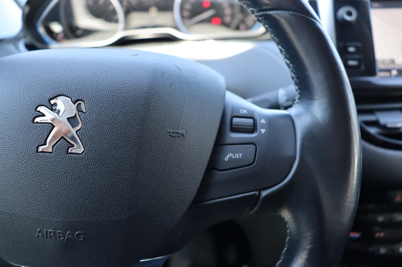 Peugeot 2008 – 17