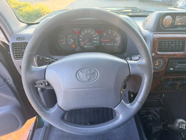 TOYOTA Land Cruiser – 22