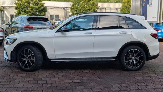 MERCEDES-BENZ GLC 300 – 2