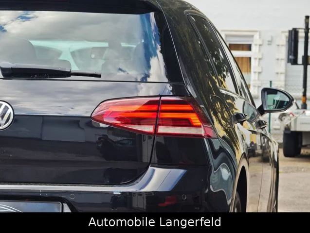 Volkswagen Golf – 11