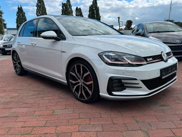 Volkswagen Golf – 8