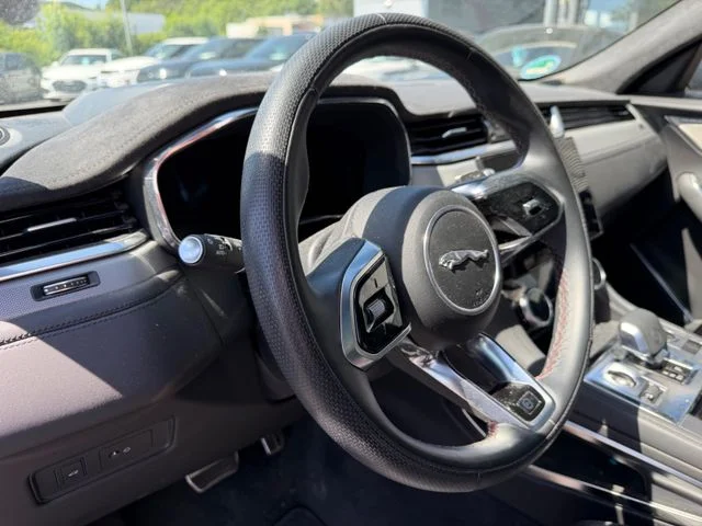 Jaguar F-Pace – 13