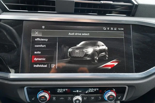 AUDI Q3 – 20