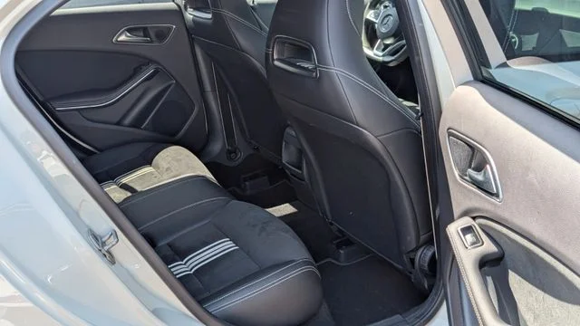 MERCEDES-BENZ A 180 – 21