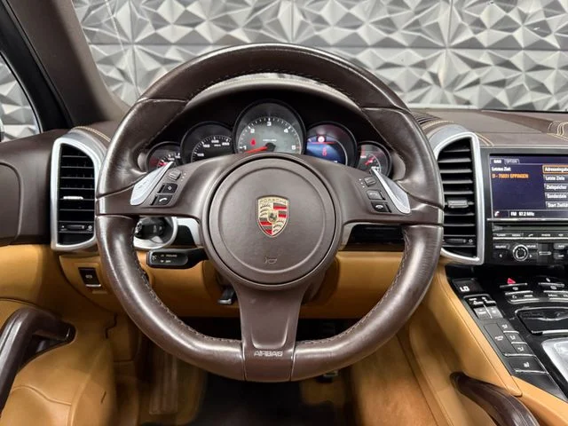 Porsche Cayenne – 25